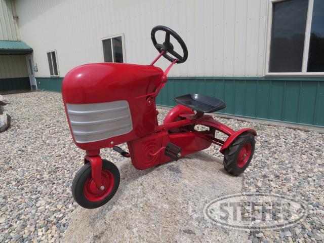 Pedal tractor, chain driven, red